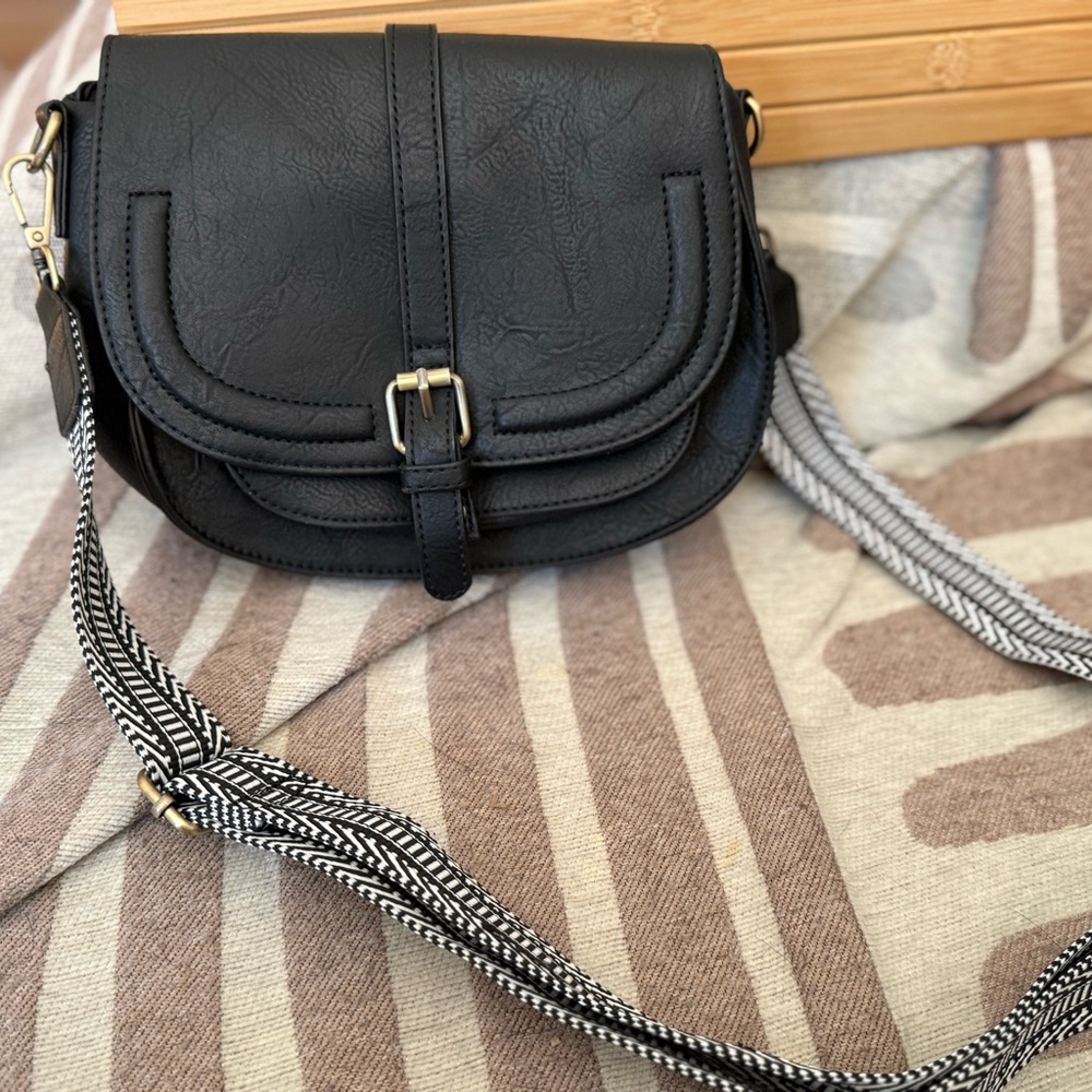 Black Leather Crossbody Saddle Bag